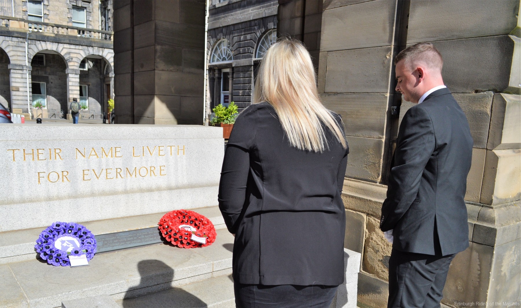 2021 Captain and Lass Elect, Jay Sturgeon and Abbie McDowall lay a wreath at the City Chambers War Memorial