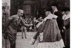 1946 The Lord Provost of Edinburgh greets the Edinburgh Captain