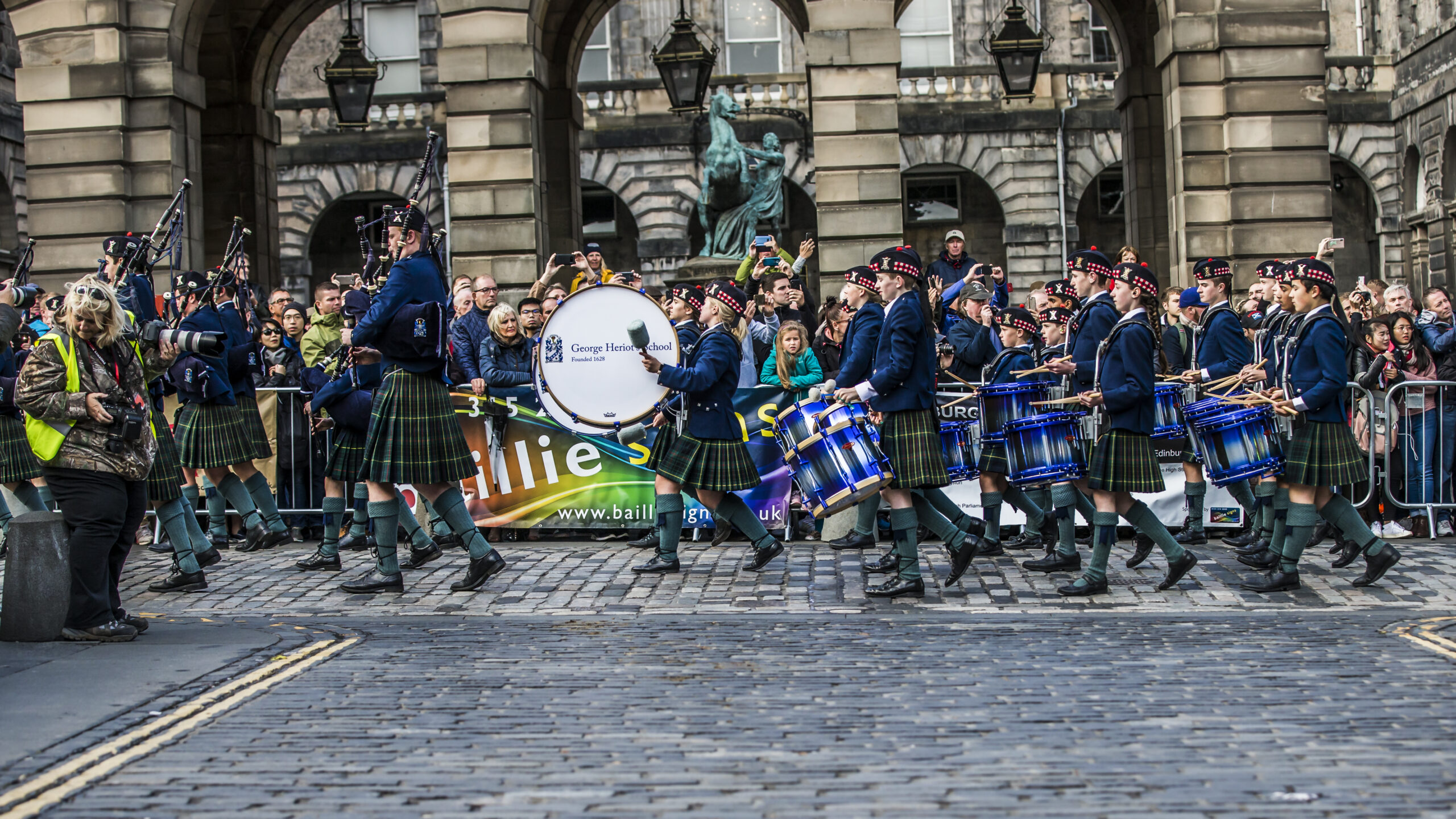 Edinburgh riding of the marches pipe band photo by @phunkt.com