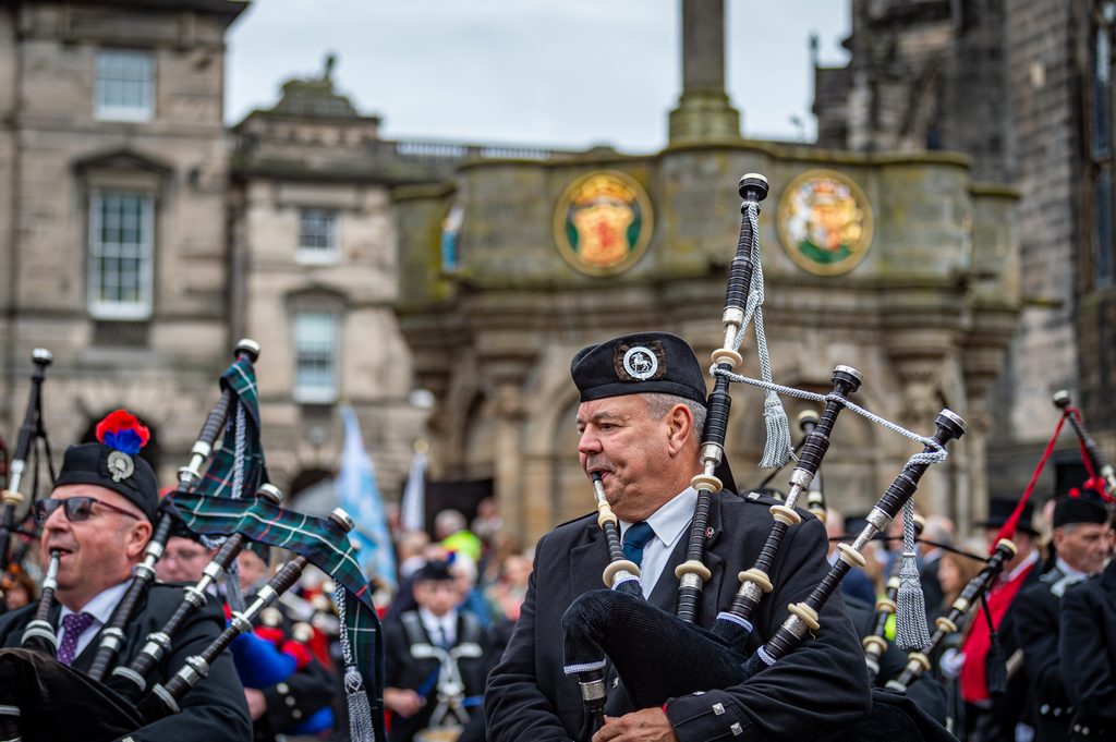 900 Years in the Making: People’s Procession joins Edinburgh’s Historic Ride.